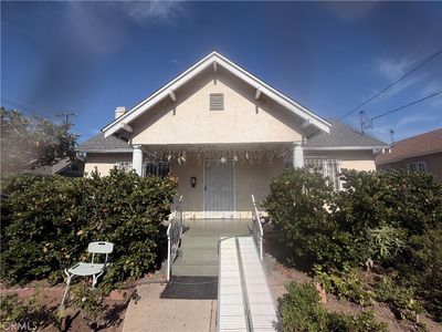1307 N Kenmore Ave