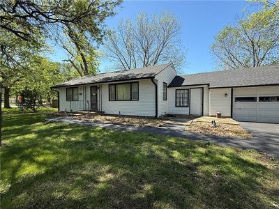 Property at 412 NW Donovan Rd, Lees Summit, MO