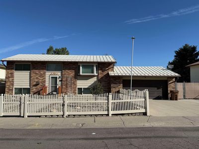 824 Boyd St