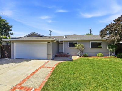 1683 Hyacinth Ln