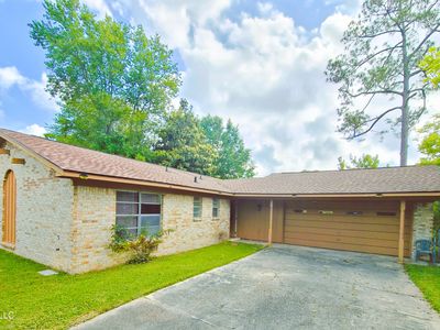 1302 Chalmette Ave