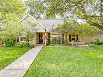 4305 Elmwood Dr