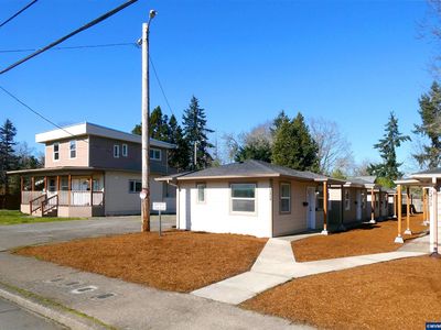 2451-2473 Trade St SE