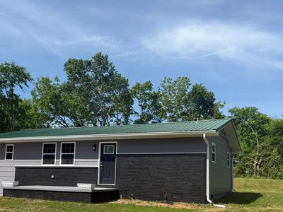 208 Greenwood Cir