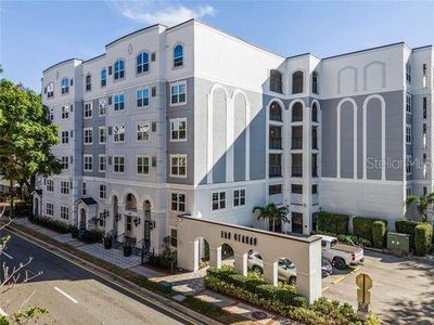 204 E South St UNIT 2052