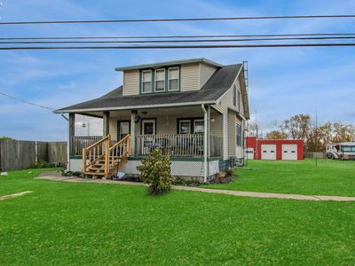 1344 W Lakeshore Dr