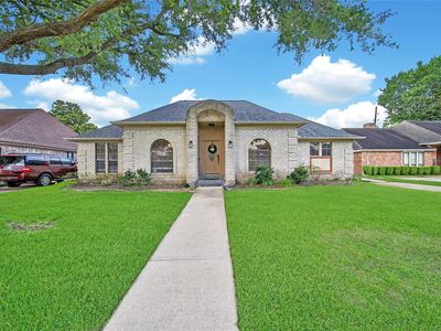15319 Rio Plaza Dr