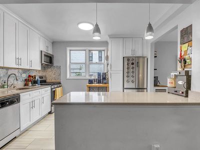 616 E 18th St APT 1C