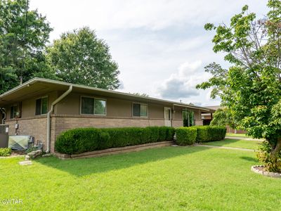 1837 Sam Houston Dr