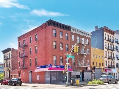 2296 2nd Ave APT 1