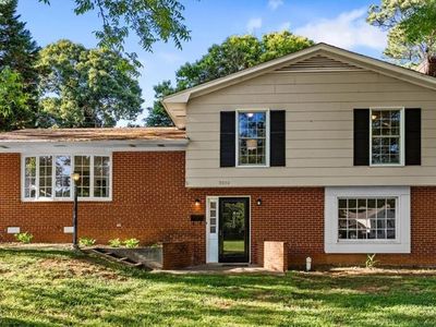 3010 Shady Lawn Dr