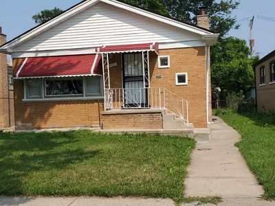 8909 S Greenwood Ave