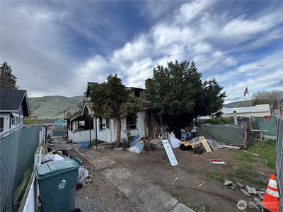 418 E Woodin Avenue