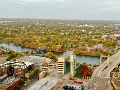 255 Hennepin Ave #3303