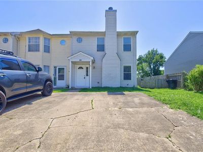 3097 Glastonbury Dr