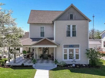 701 W Main St