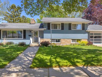695 Bruce St