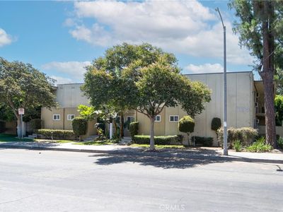11138 Aqua Vista St APT 17