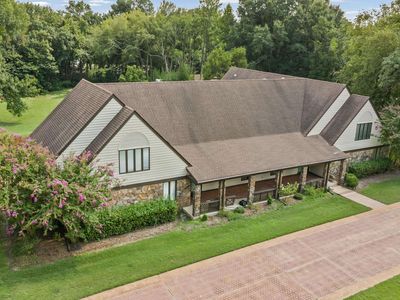 9221 Hillman Way Dr