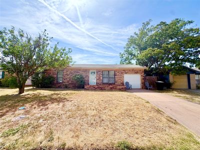 3742 Trinity Ln