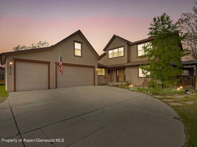 870 Hickory Dr