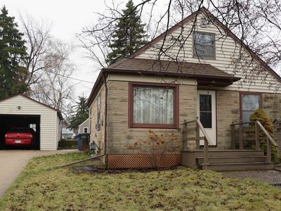 109 E 11th St