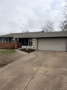 2015 Avon Dr