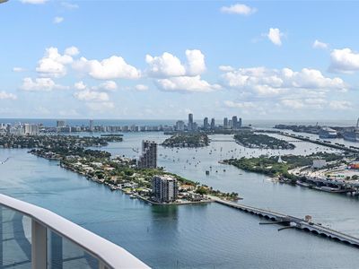 488 NE 18th St UNIT 4612