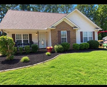 318 E Myles Ln