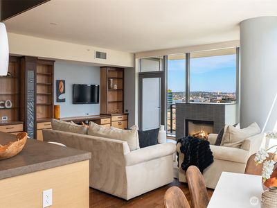 820 Blanchard Street #1605