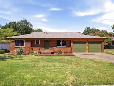 Property at 612 Oakwood Dr, Euless, TX