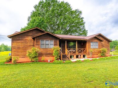 805 County Road 1459