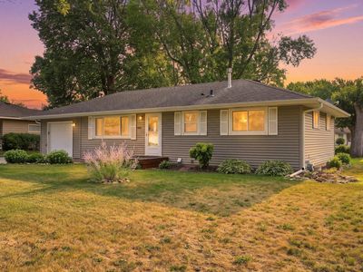 2005 Maple St