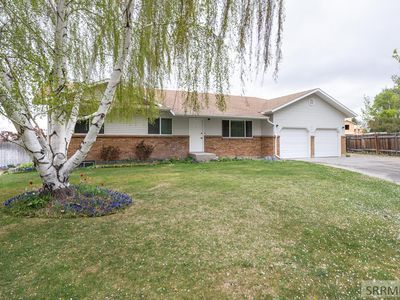 972 Bluebird Pl