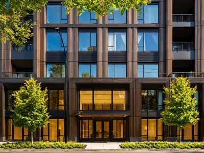 21 N May St #1103