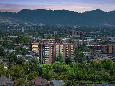 123 E 2nd Ave APT 804