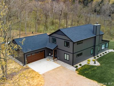 3008 E Upper Field Trl