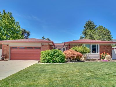 2505 E Robidoux Rd