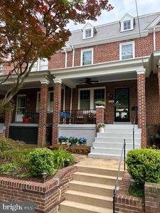 2230 39th Pl NW