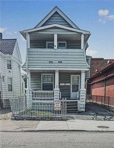 1942 E 120th St