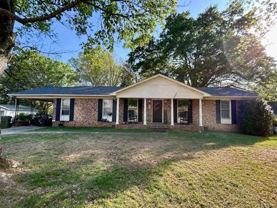 120 Robinhood Dr