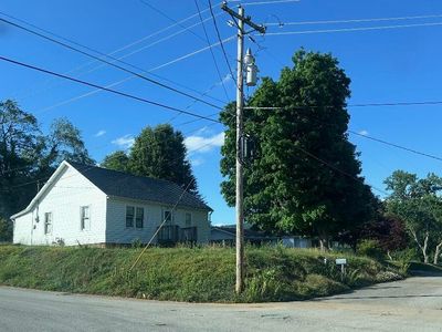 401 Maple St