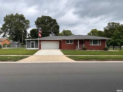 2309 Griffiths Ave