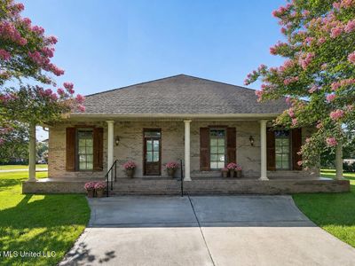 18254 Robinwood East Dr