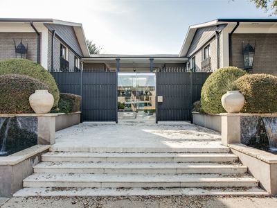 10209 Regal Oaks Dr APT 211