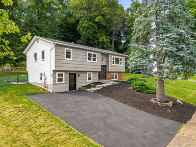 Property at 6 May Court, Stony Pt, NY