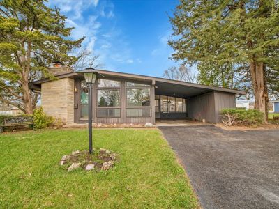 Property at 209 Sharon Ln, North Aurora, IL
