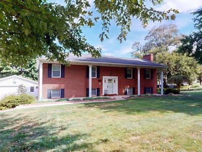 290 Willow Dr