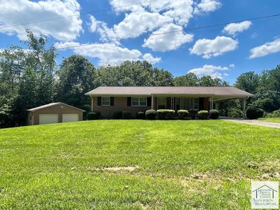 35 White Pine Rd