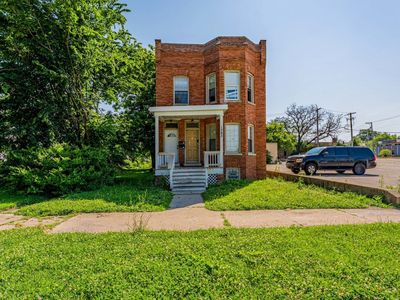 1343 Vincennes Ave